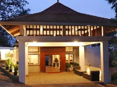 Hotel Hilltop Kandy 3*,