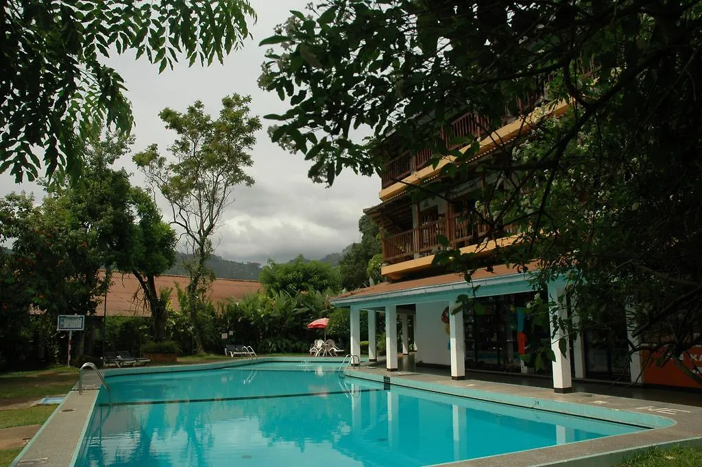 Hotel Hilltop Kandy 3*,